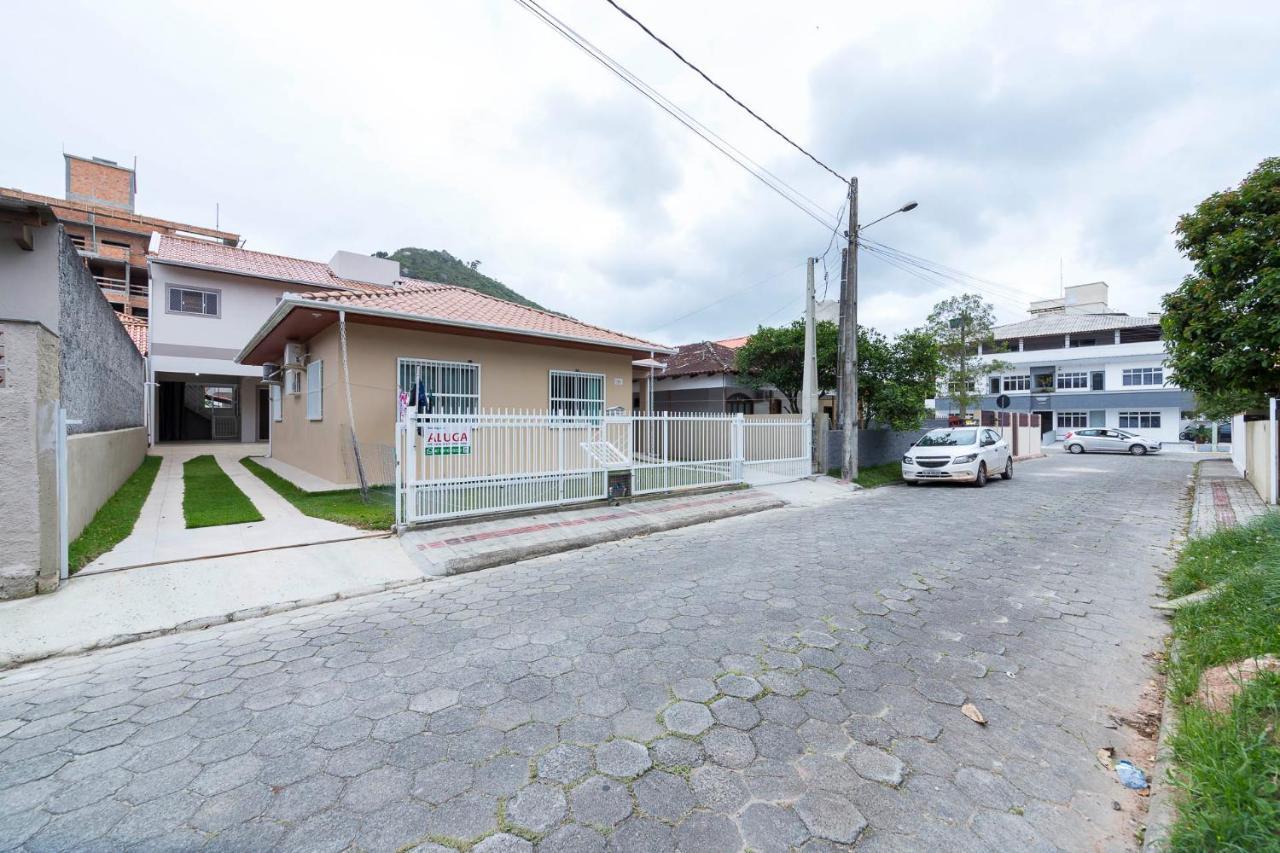 Casa à 80m da praia Bombinhas Exterior foto